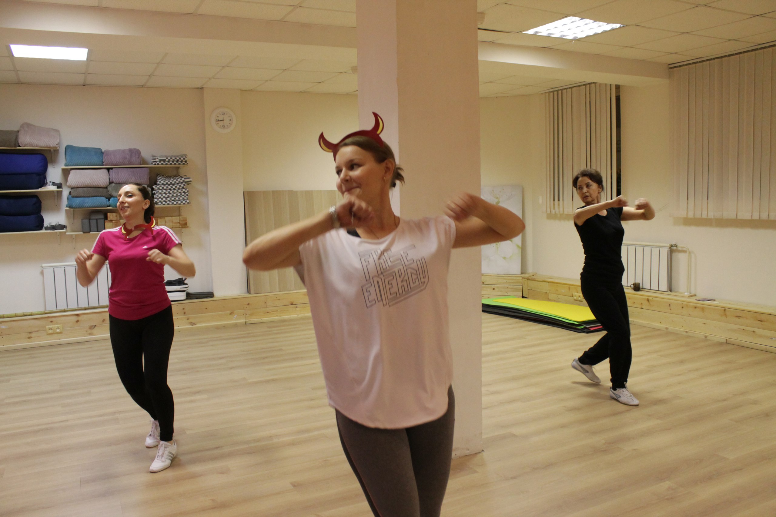 Колесо,  йога-клуб