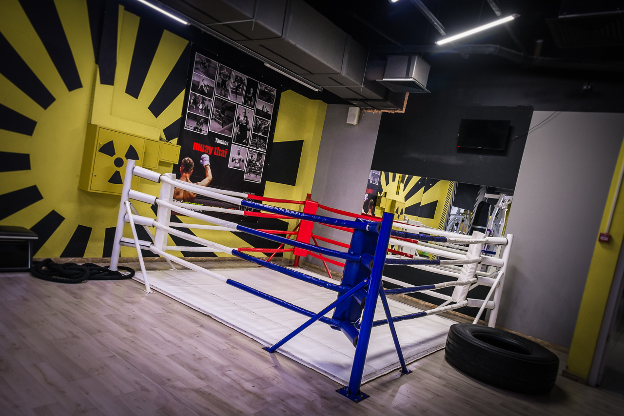 База, ул. Рылеева, 83