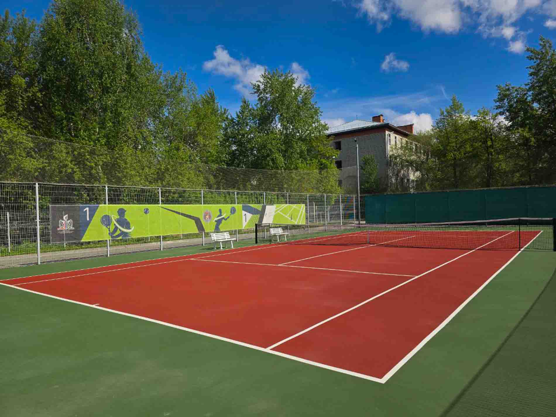 Теннисные корты на Гаранина