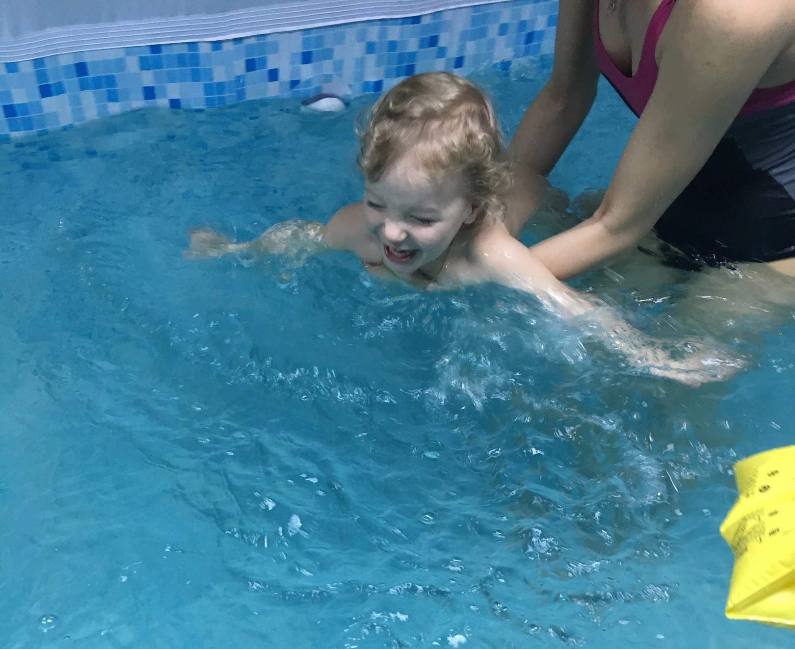 Лягушонок, детский бассейн