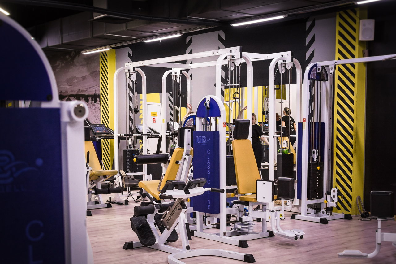 База, ул. Рылеева, 83