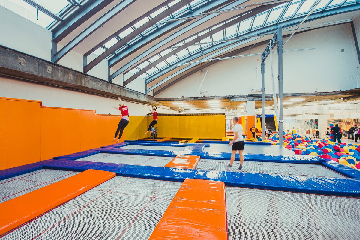 Небо, батутный парк на Севастопольском