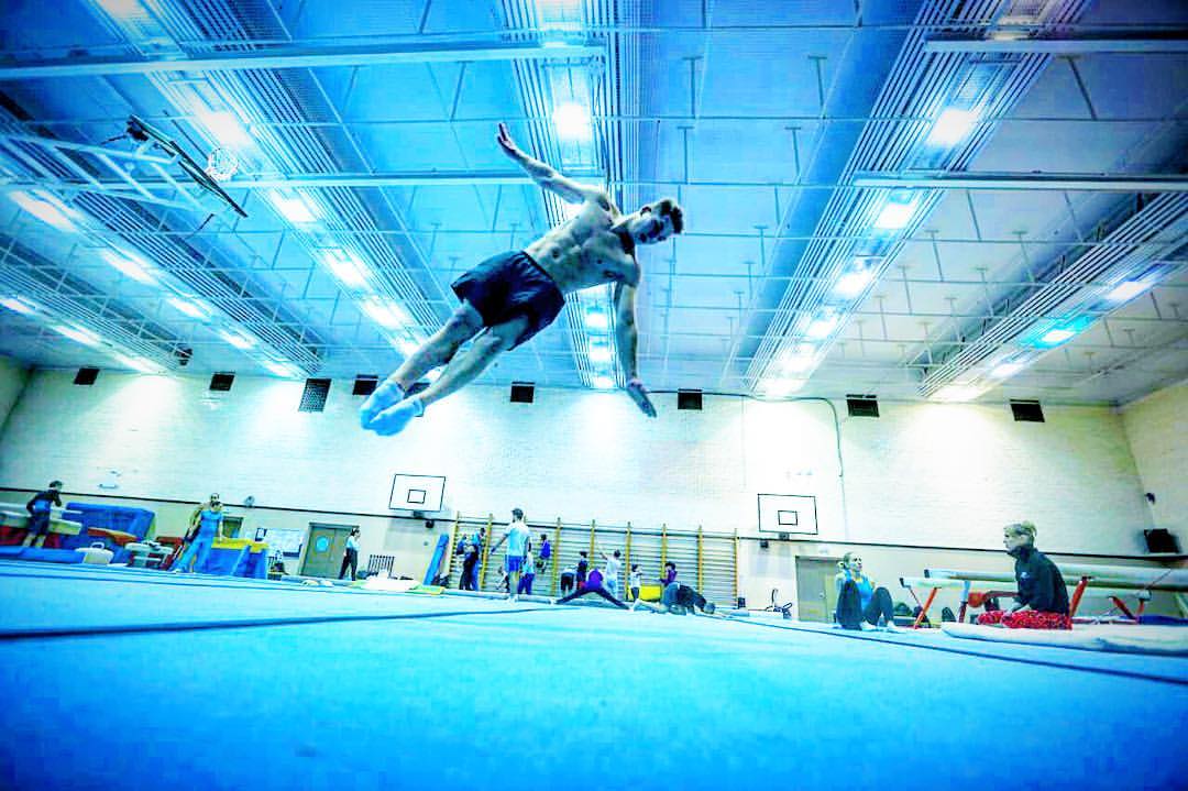 Alexander Sychugov, школа акробатики и гимнастики