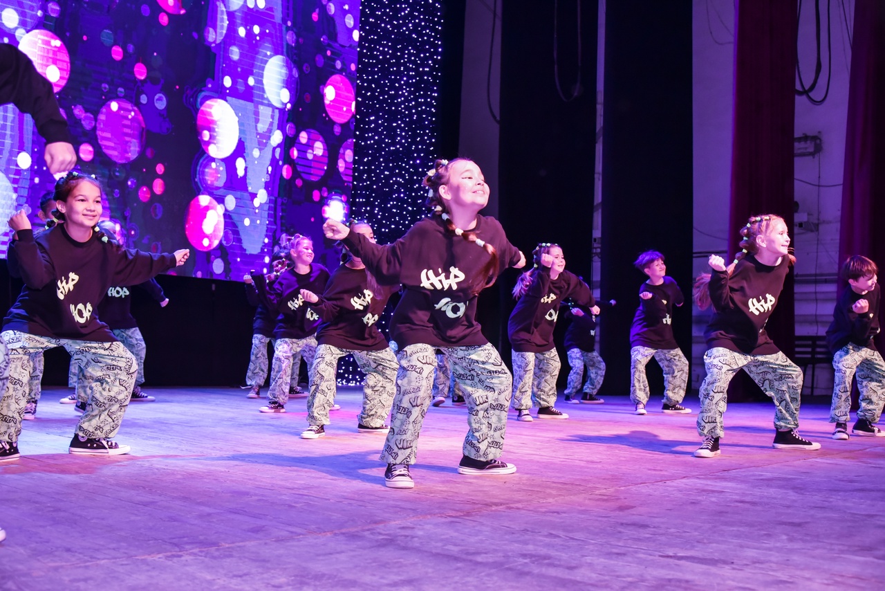 Образцовая школа современного танца «Феникс»