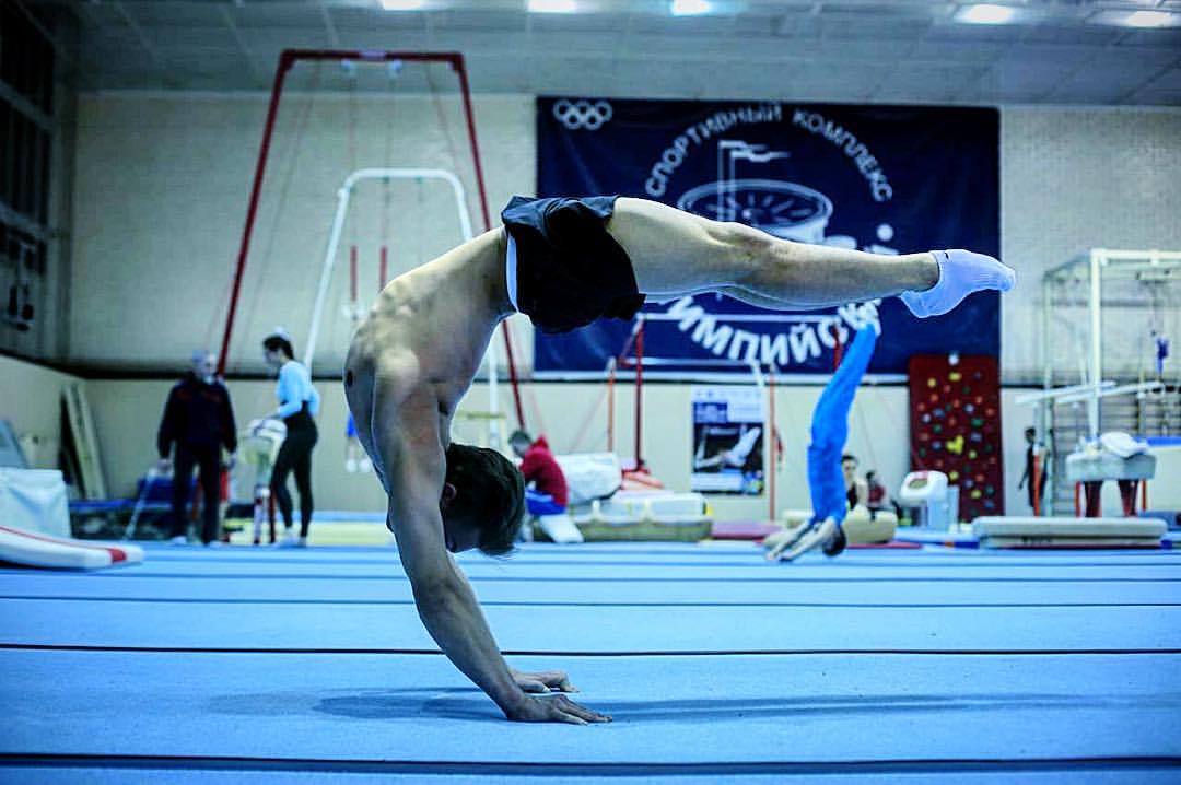 Alexander Sychugov, школа акробатики и гимнастики