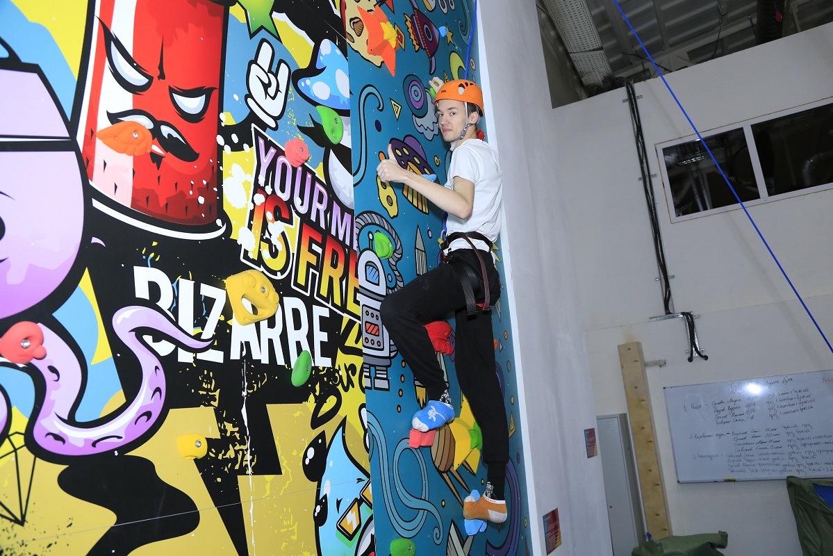 Небо, батутный парк, м. Сокол