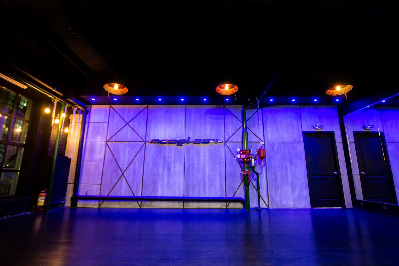 Model-357, м. Белорусская