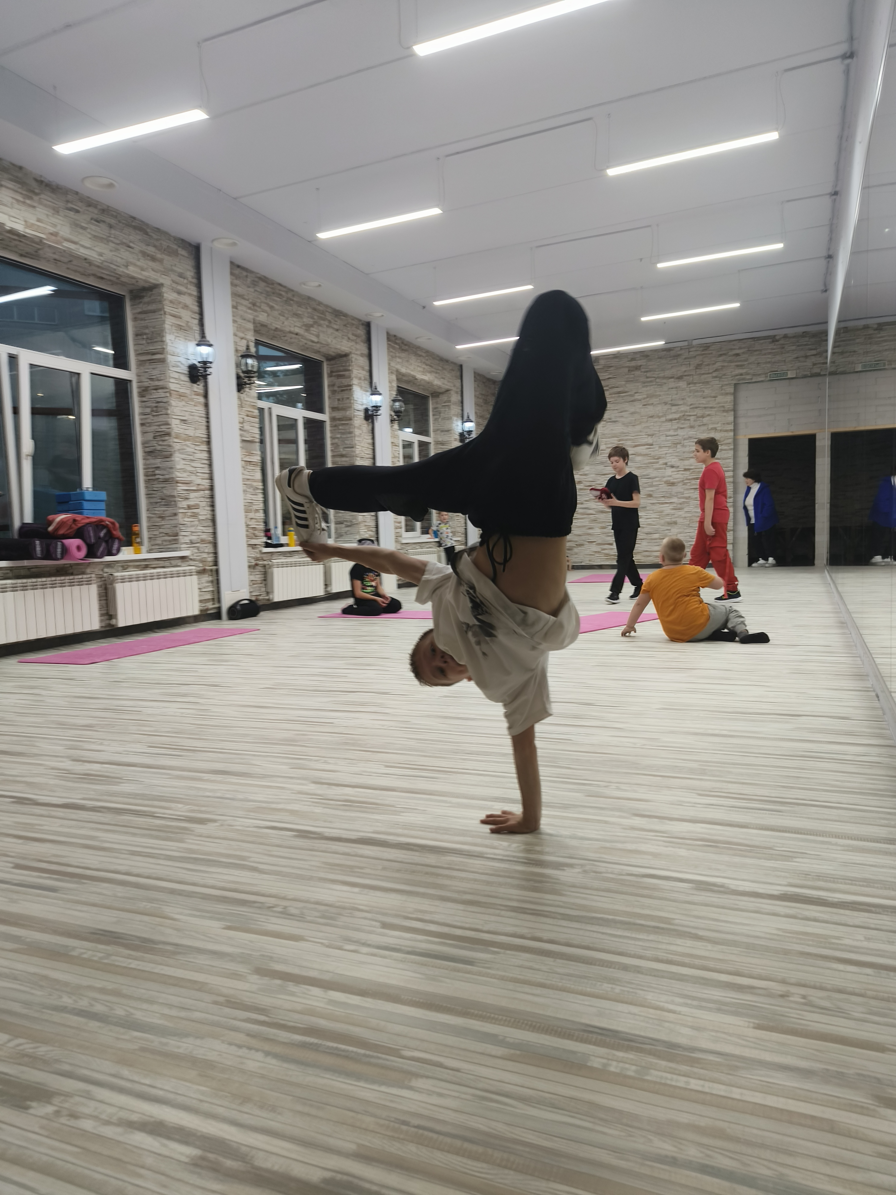 Студия фитнеса и танцев FEEL IT