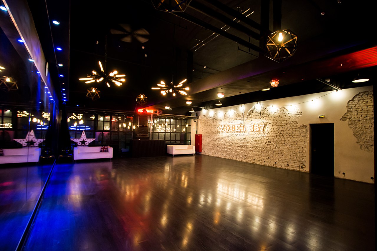 Model-357, м. Белорусская