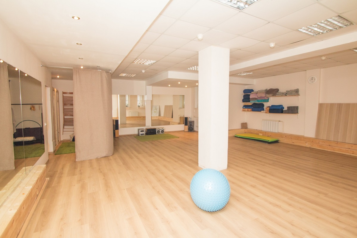 Колесо,  йога-клуб