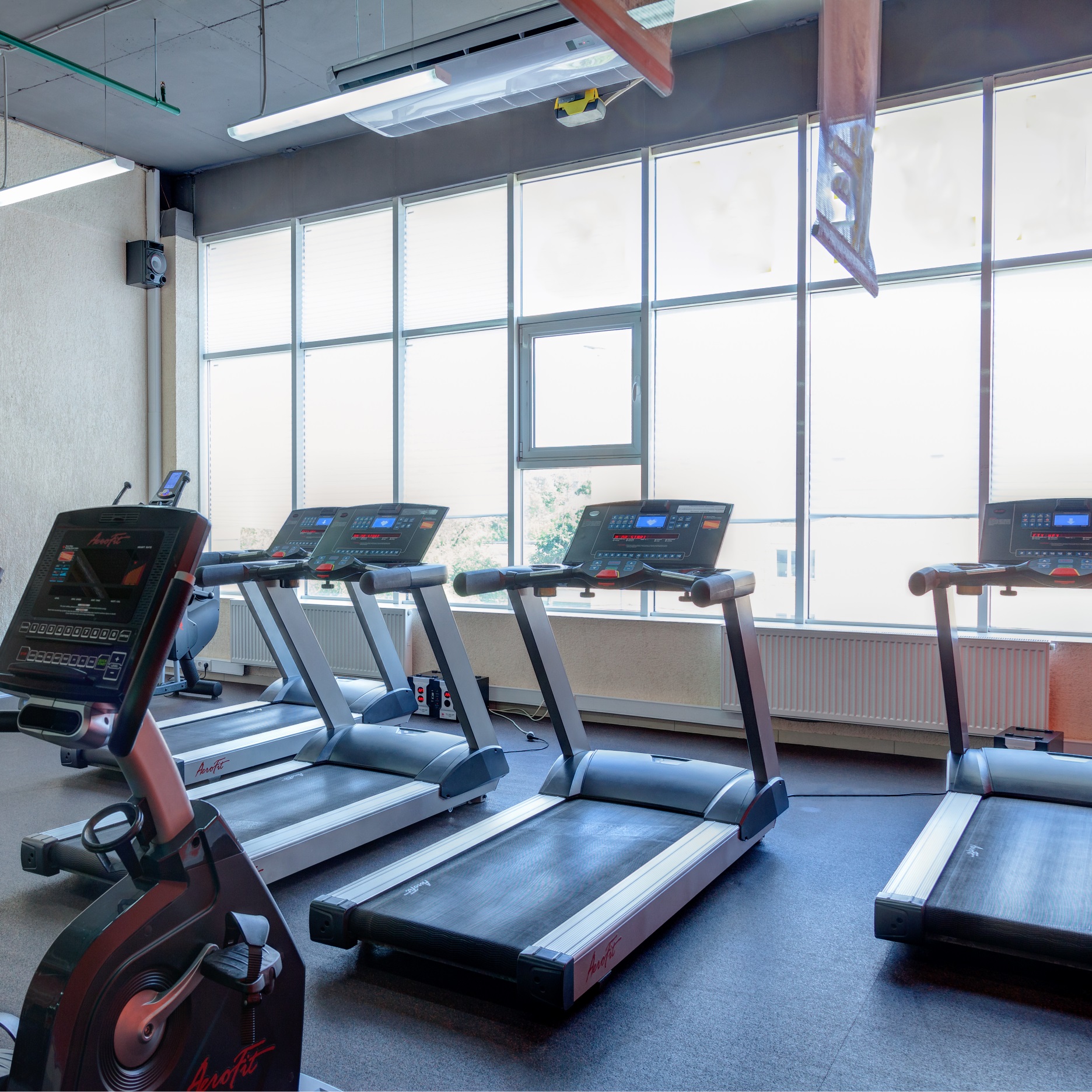 Фитнес Лэнд, м. Бабушкинская