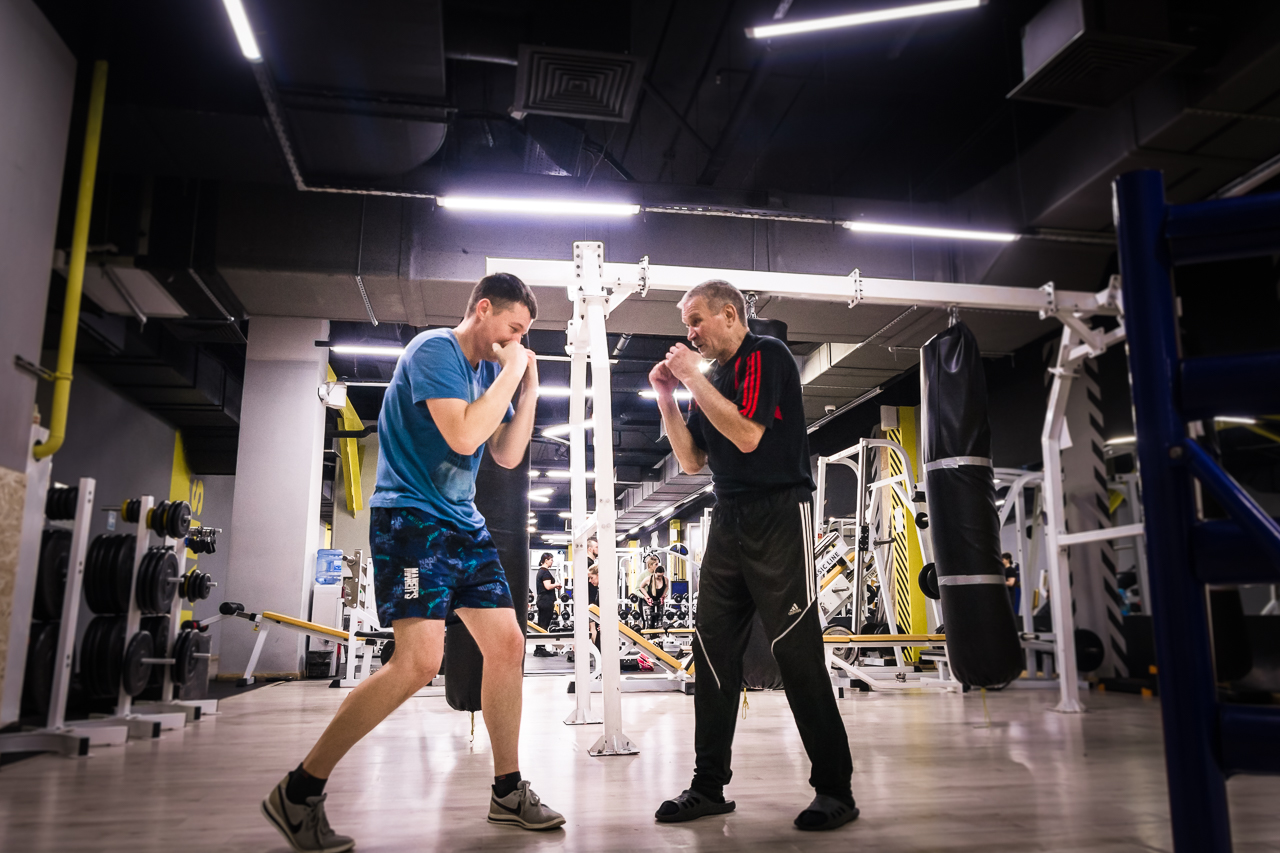 База, ул. Рылеева, 83