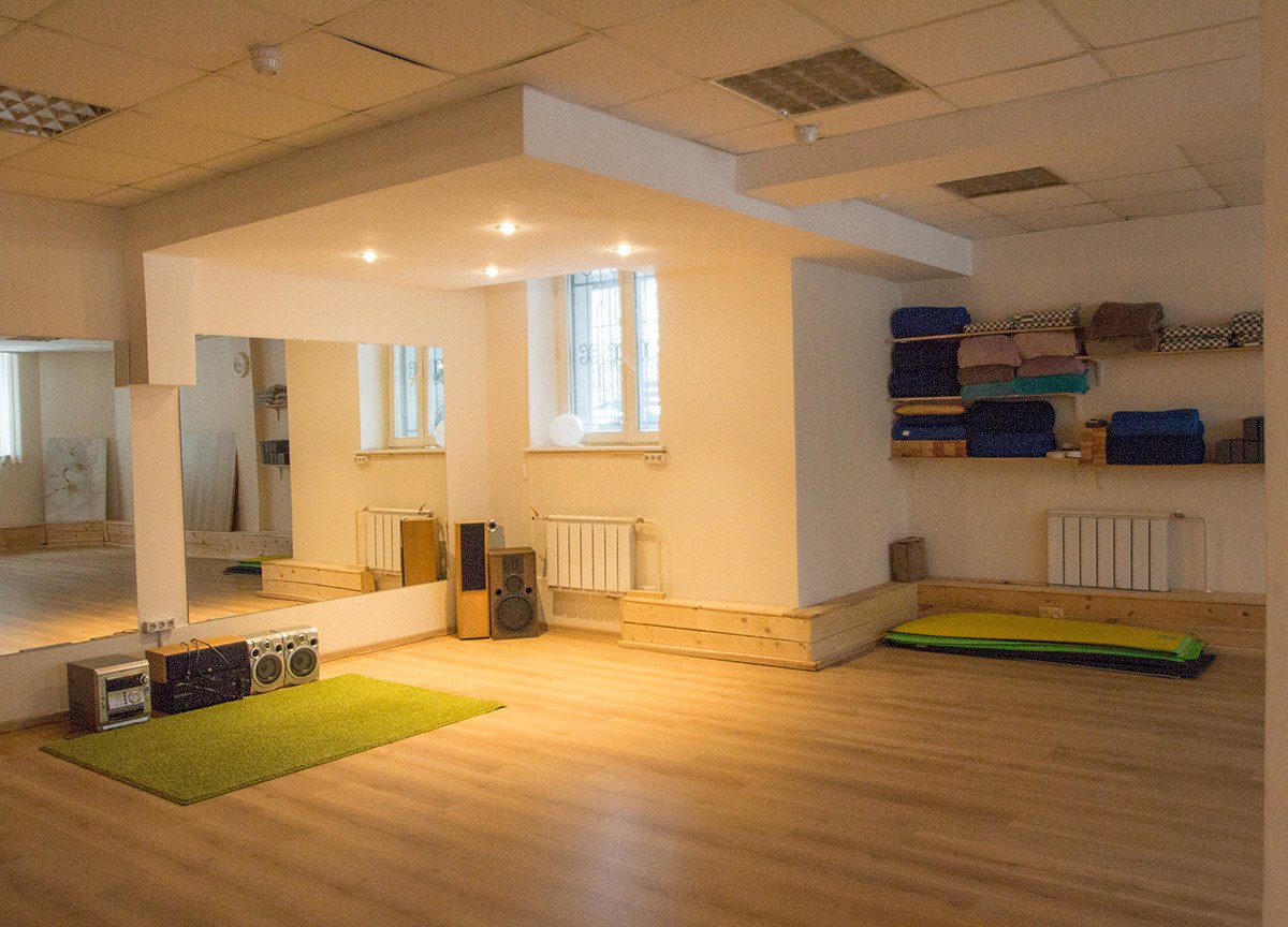 Колесо,  йога-клуб