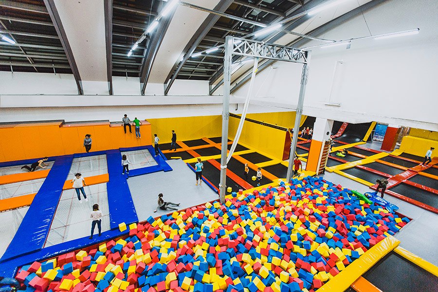 Небо, батутный парк на Севастопольском