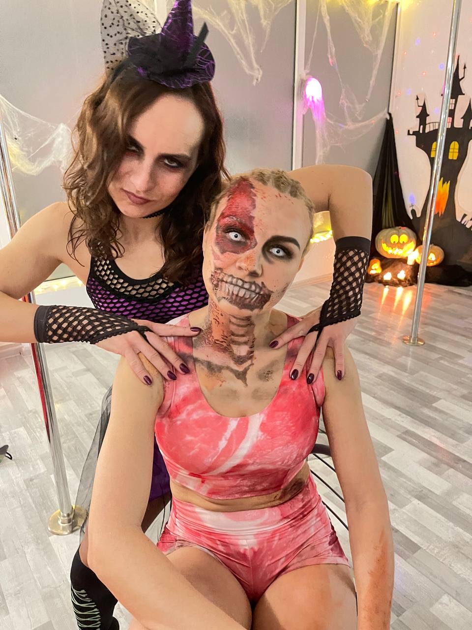 POLE DANCE STUDIO “VIVID”