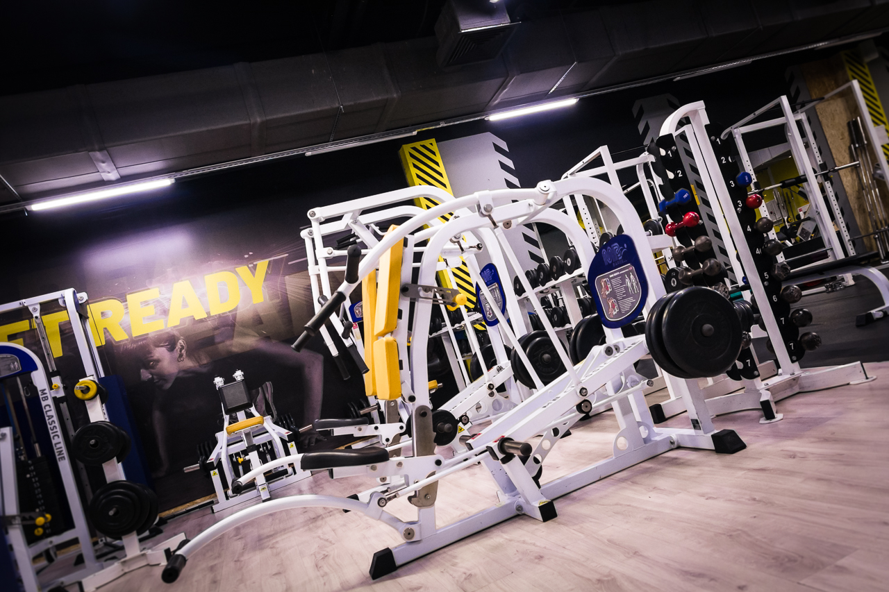 База, ул. Рылеева, 83