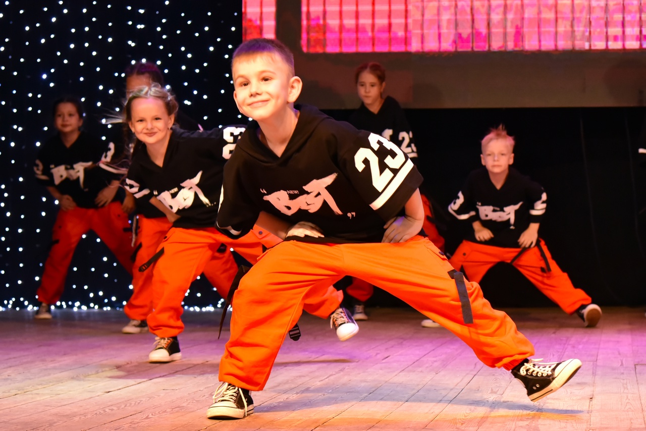 Образцовая школа современного танца «Феникс»
