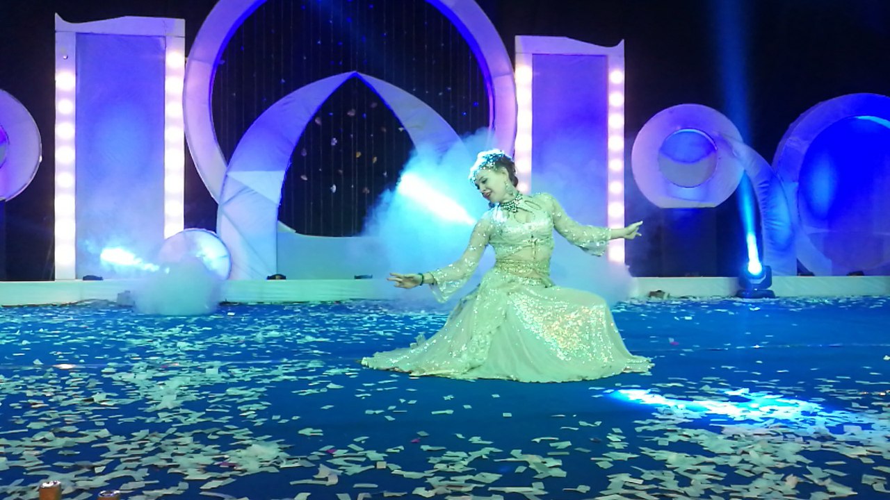 Школа индийского танца в стиле Болливуд