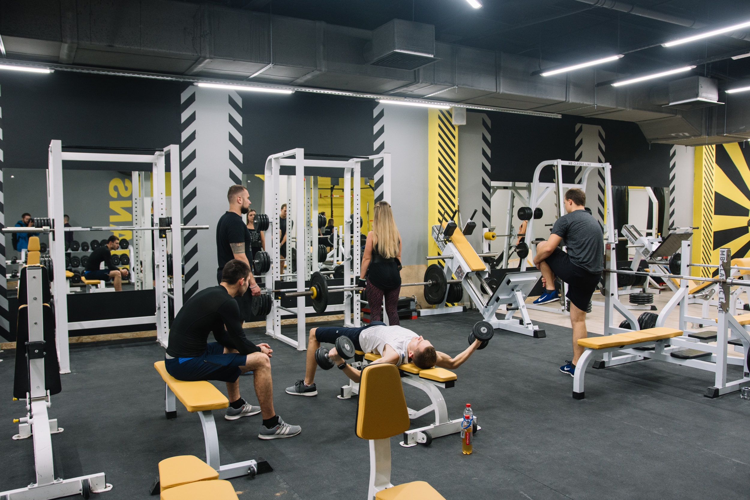 База, ул. Рылеева, 83