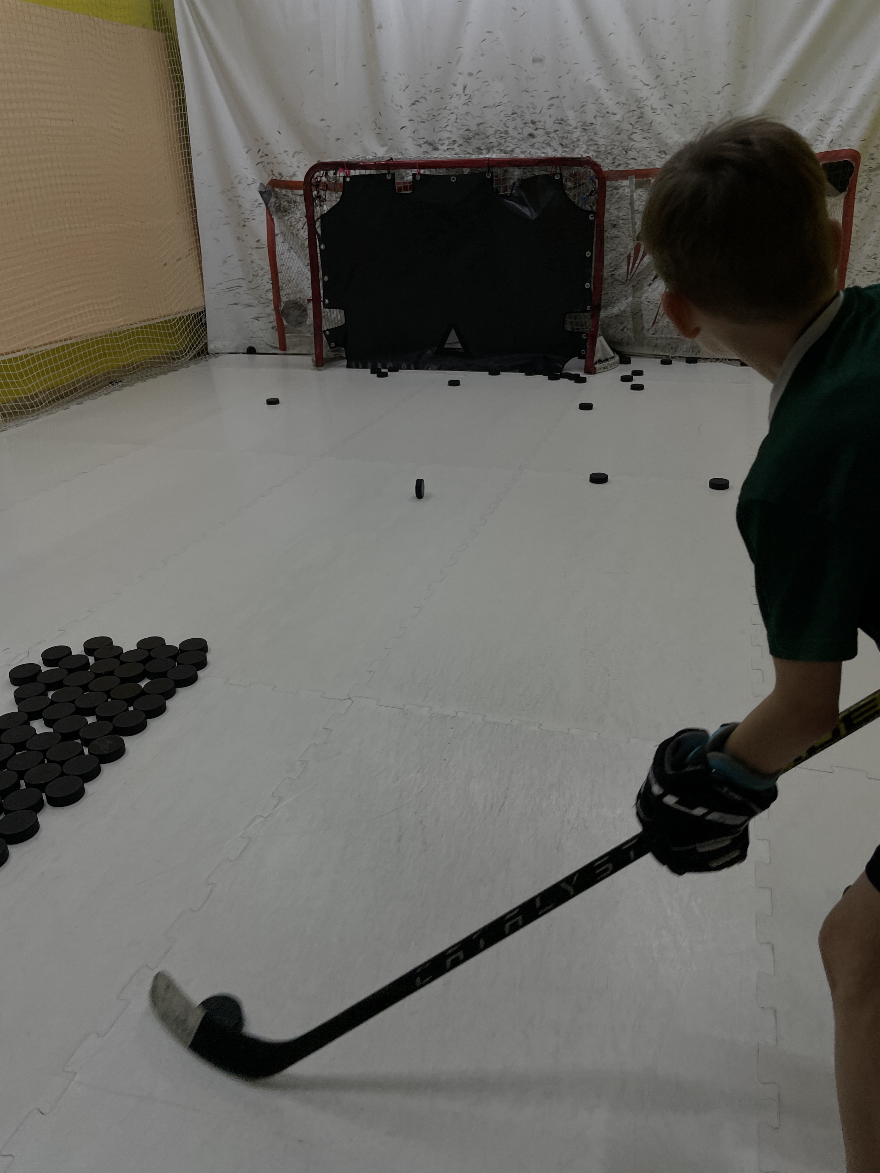 База, ул. Рылеева, 83