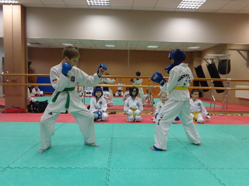 Академия Спорта, м. Марьино