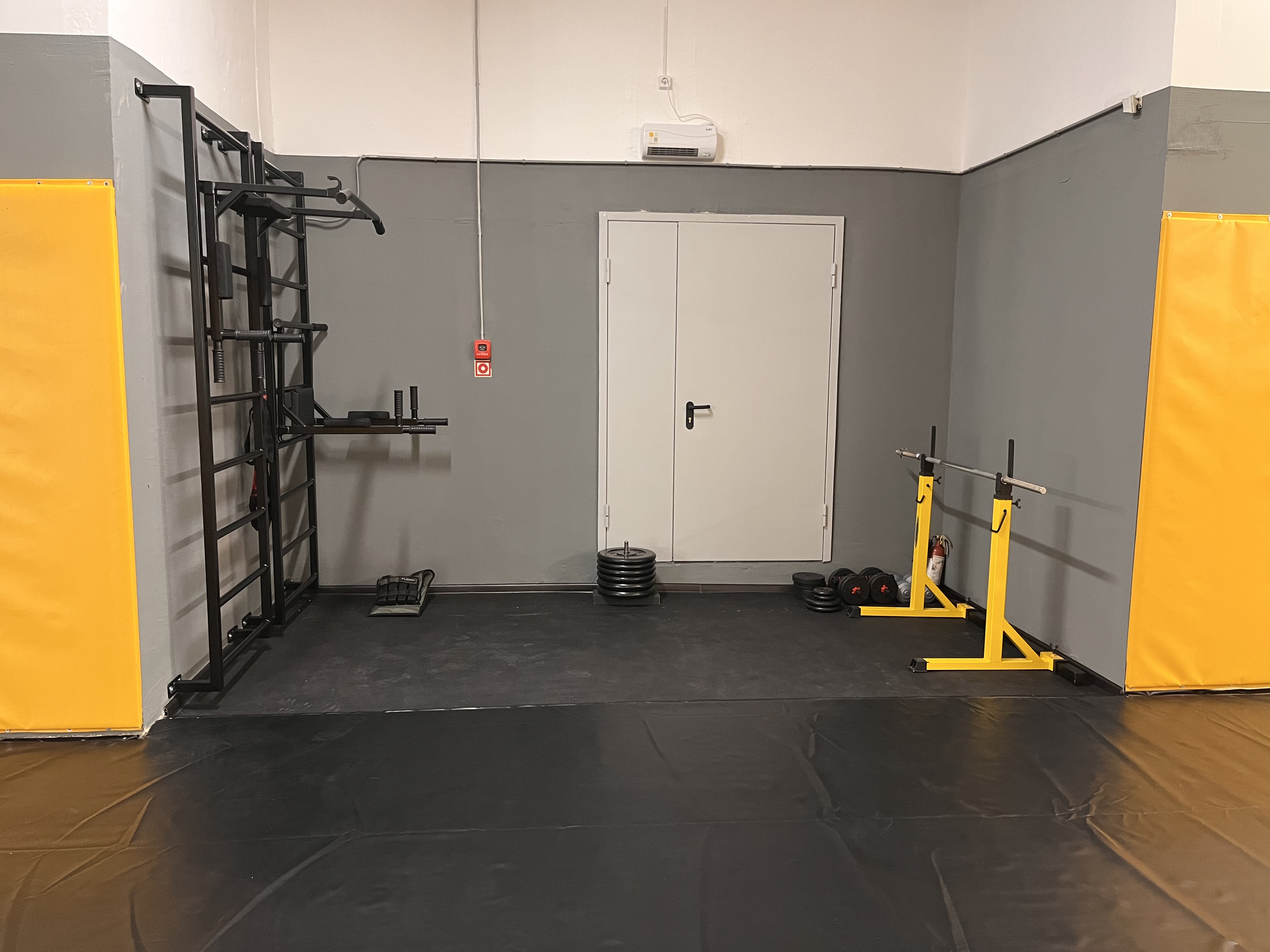 Мир единоборств (Старокачаловская 1Д)