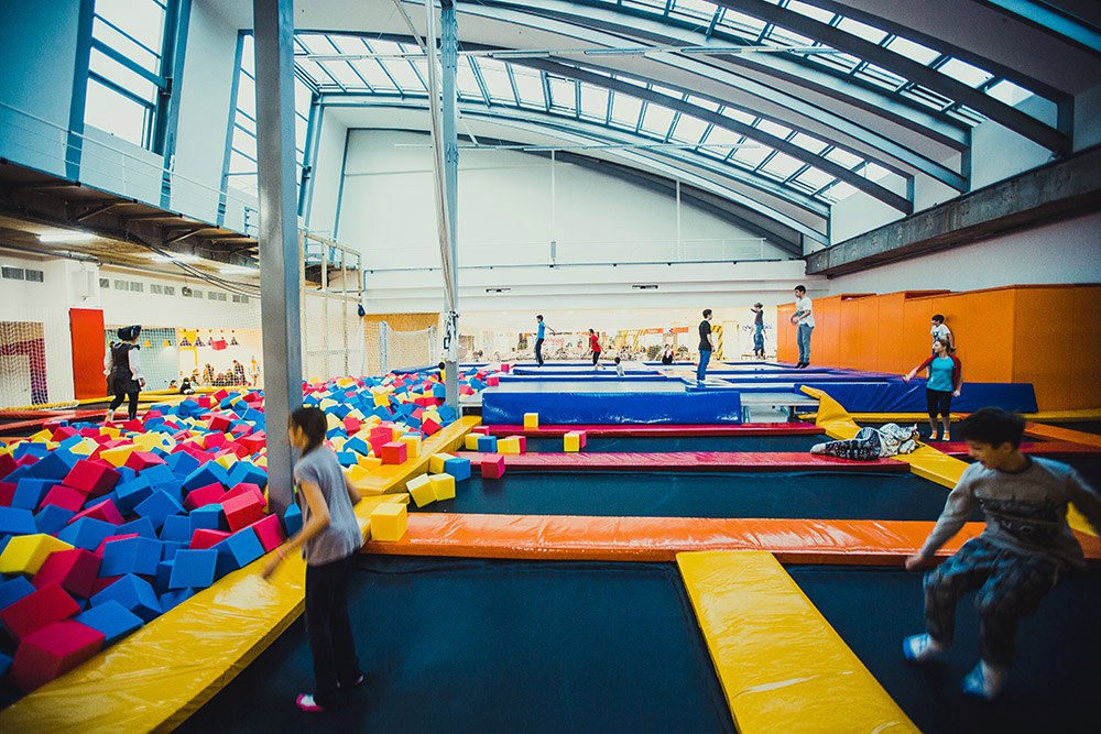 Небо, батутный парк на Севастопольском