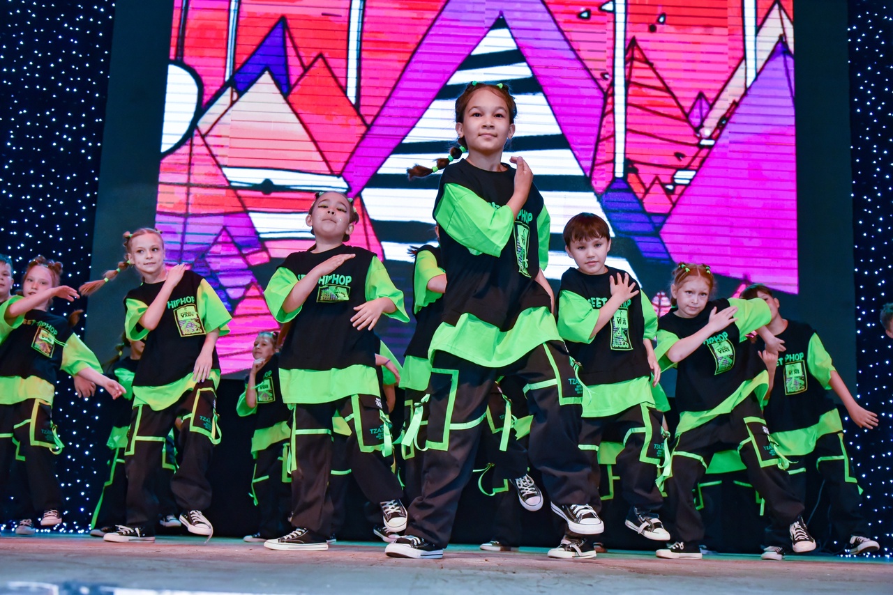 Образцовая школа современного танца «Феникс»