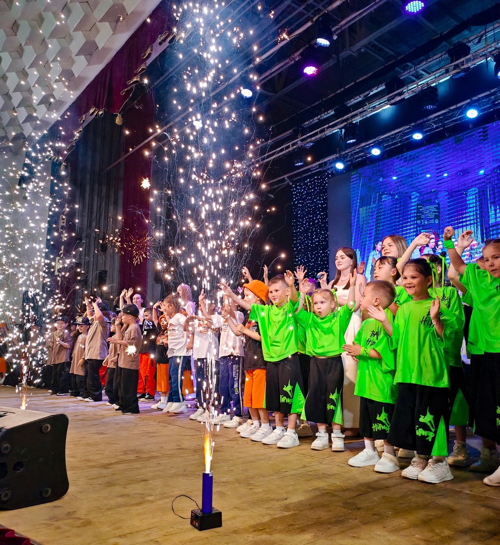 Образцовая школа современного танца «Феникс»