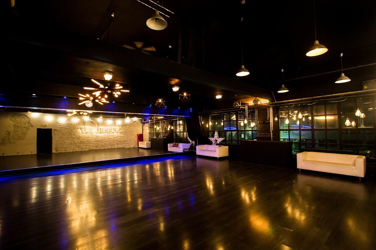 Model-357, м. Белорусская