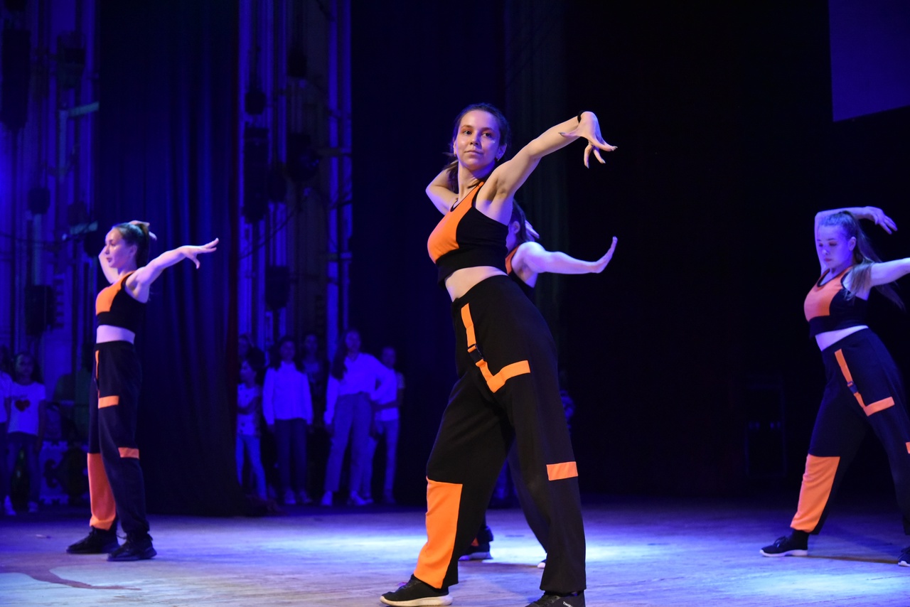 Образцовая школа современного танца «Феникс»