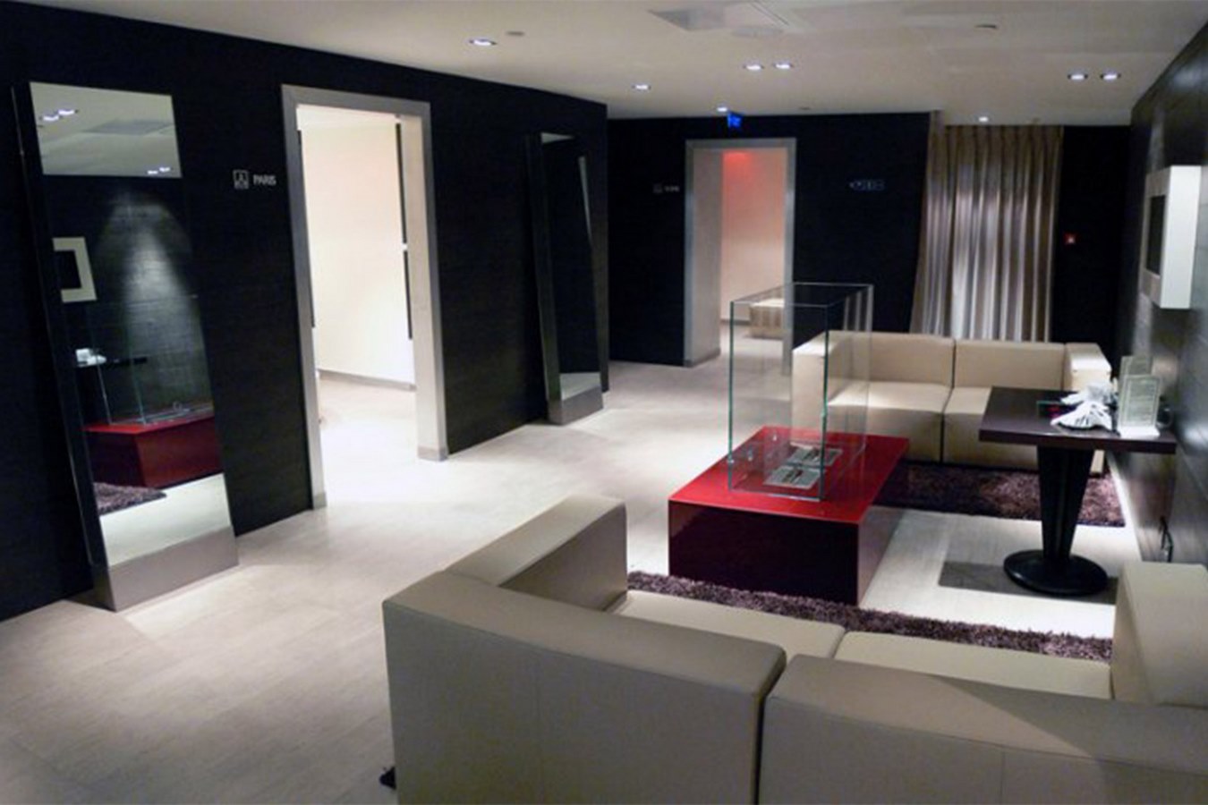 Republika, Никольская