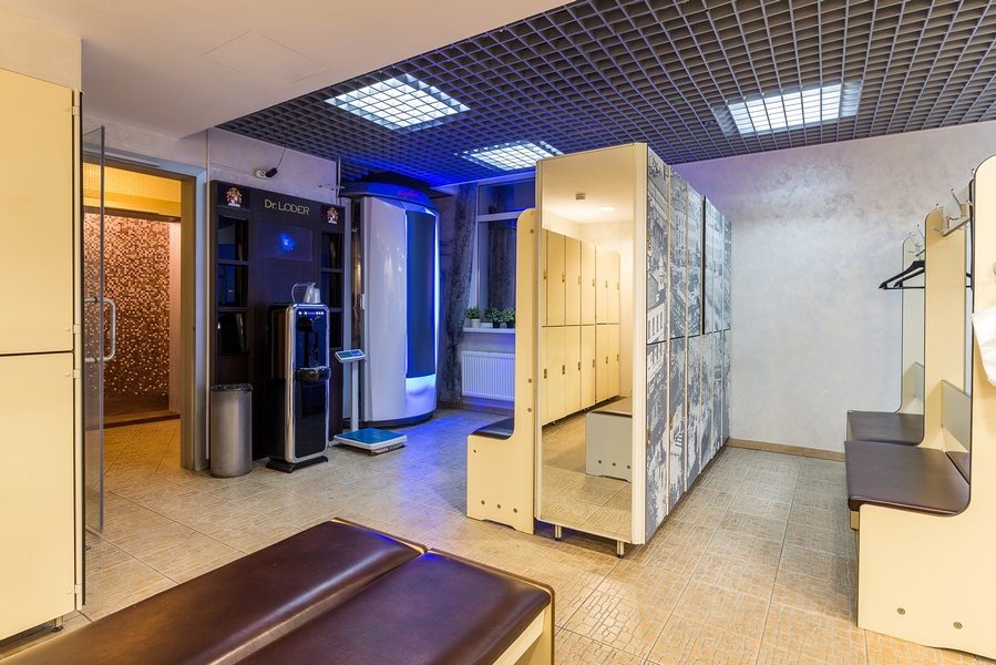 Dr.Loder, Академическая