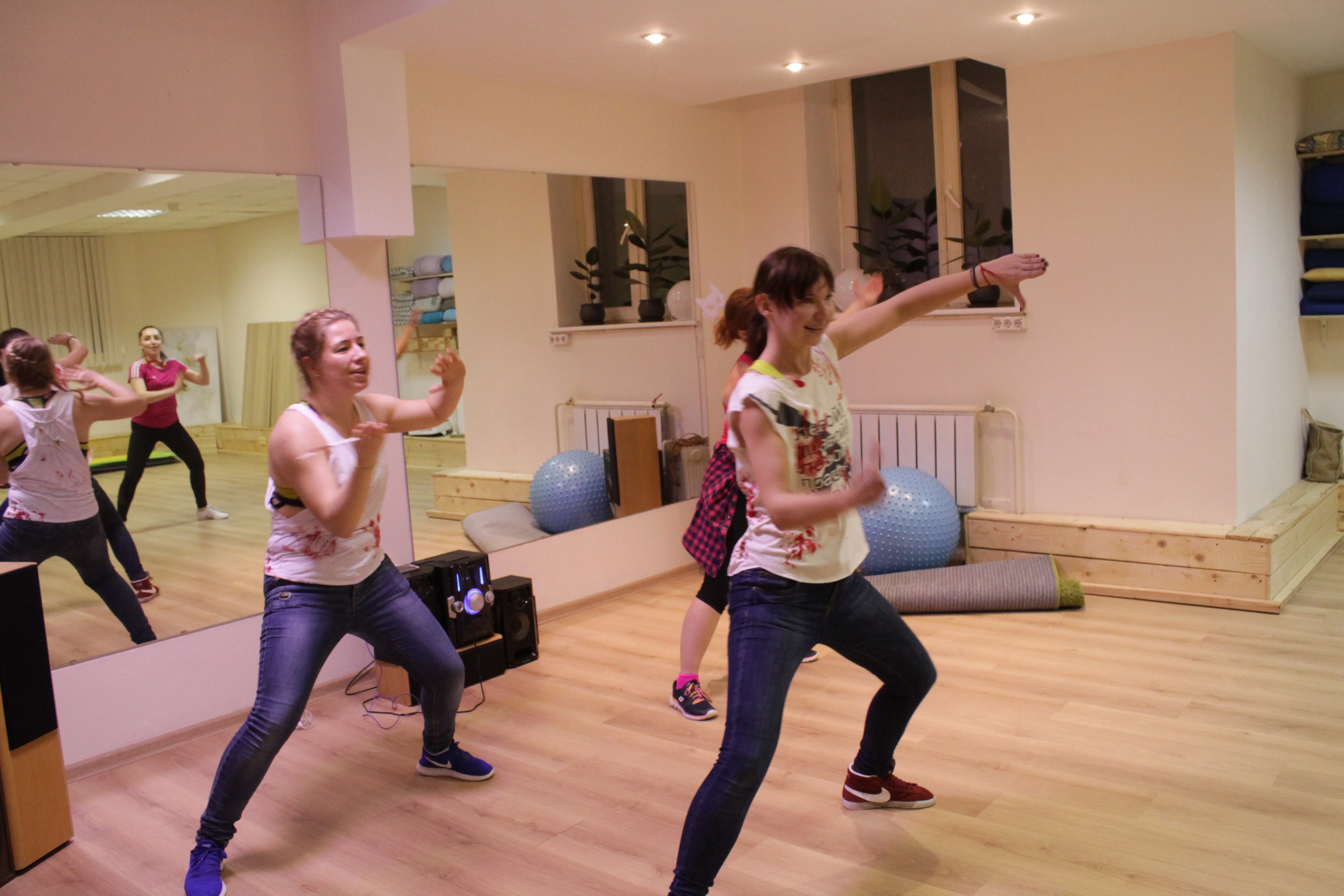 Колесо,  йога-клуб