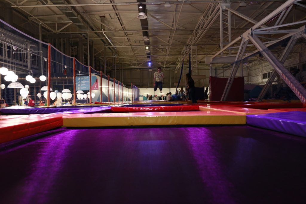 Небо, батутный парк на Енисейской