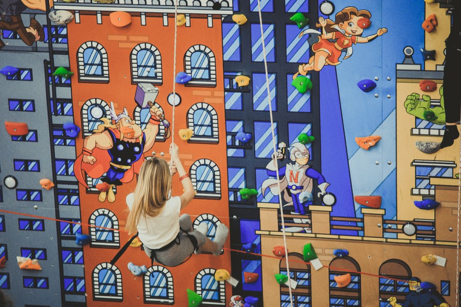 Небо, батутный парк на Севастопольском