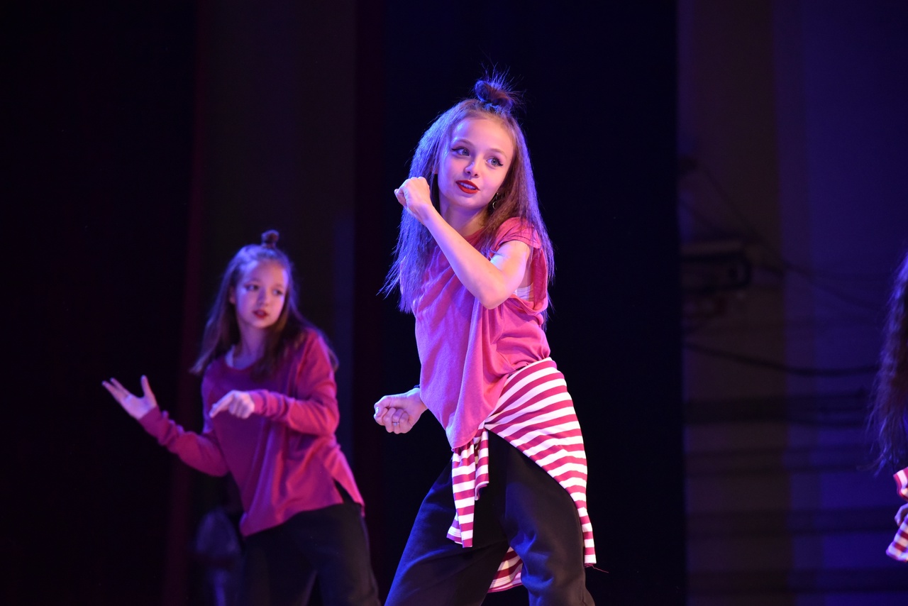 Образцовая школа современного танца «Феникс»