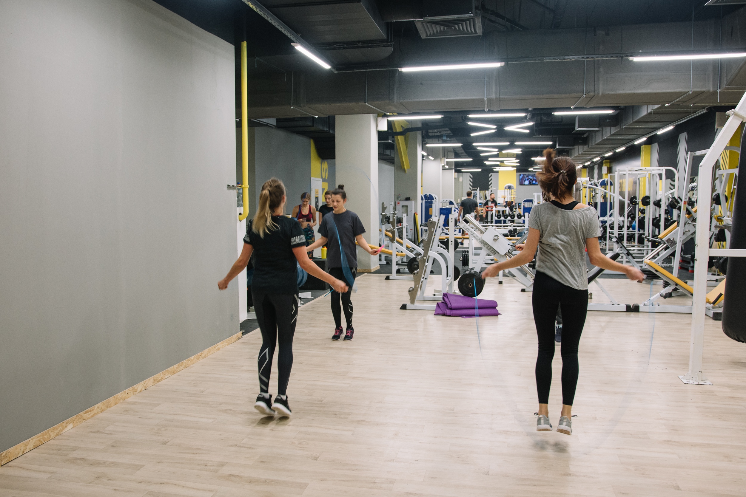 База, ул. Рылеева, 83