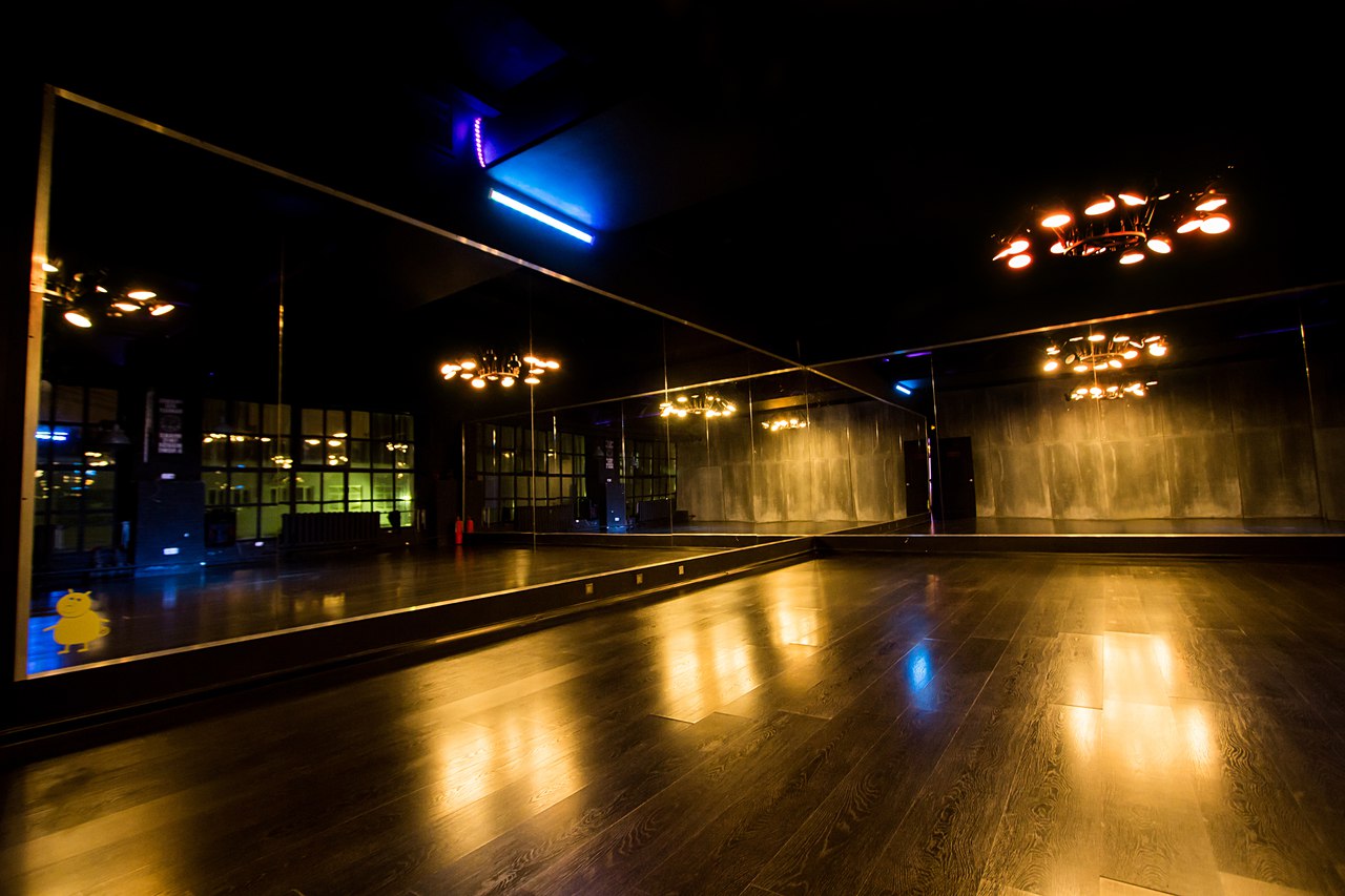 Model-357, м. Белорусская