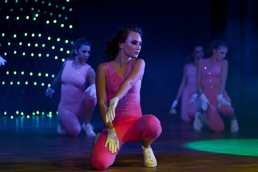 Стрип-пластика