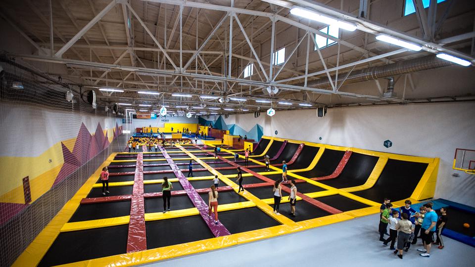 Небо, батутный парк, м. Сокол