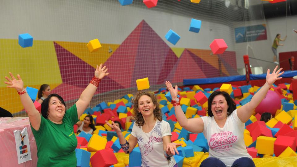 Небо, батутный парк на Енисейской